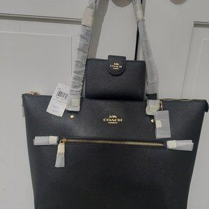 Coach Gallery Tote and matching wallet